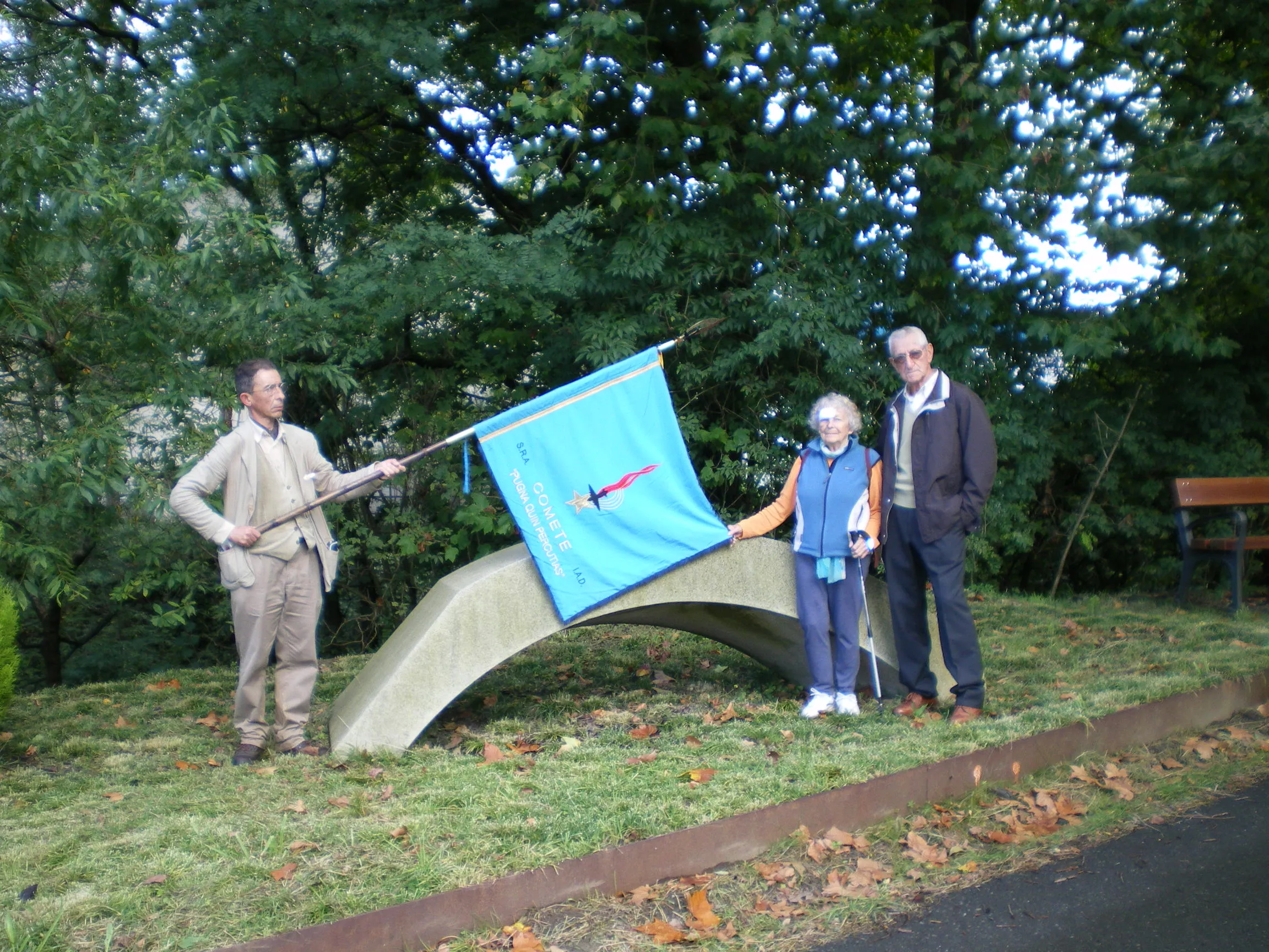 Comète flag displayed at the Florentino memorial