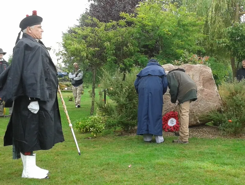 Roger Stanton and Lucie Wilkinson laying the ELMS wreath at 1200hrs