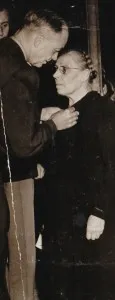 Francoise Dissart receiving the US Medal of Freedom