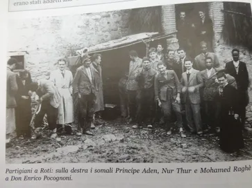Gruppo Roti outside Roti monastery
