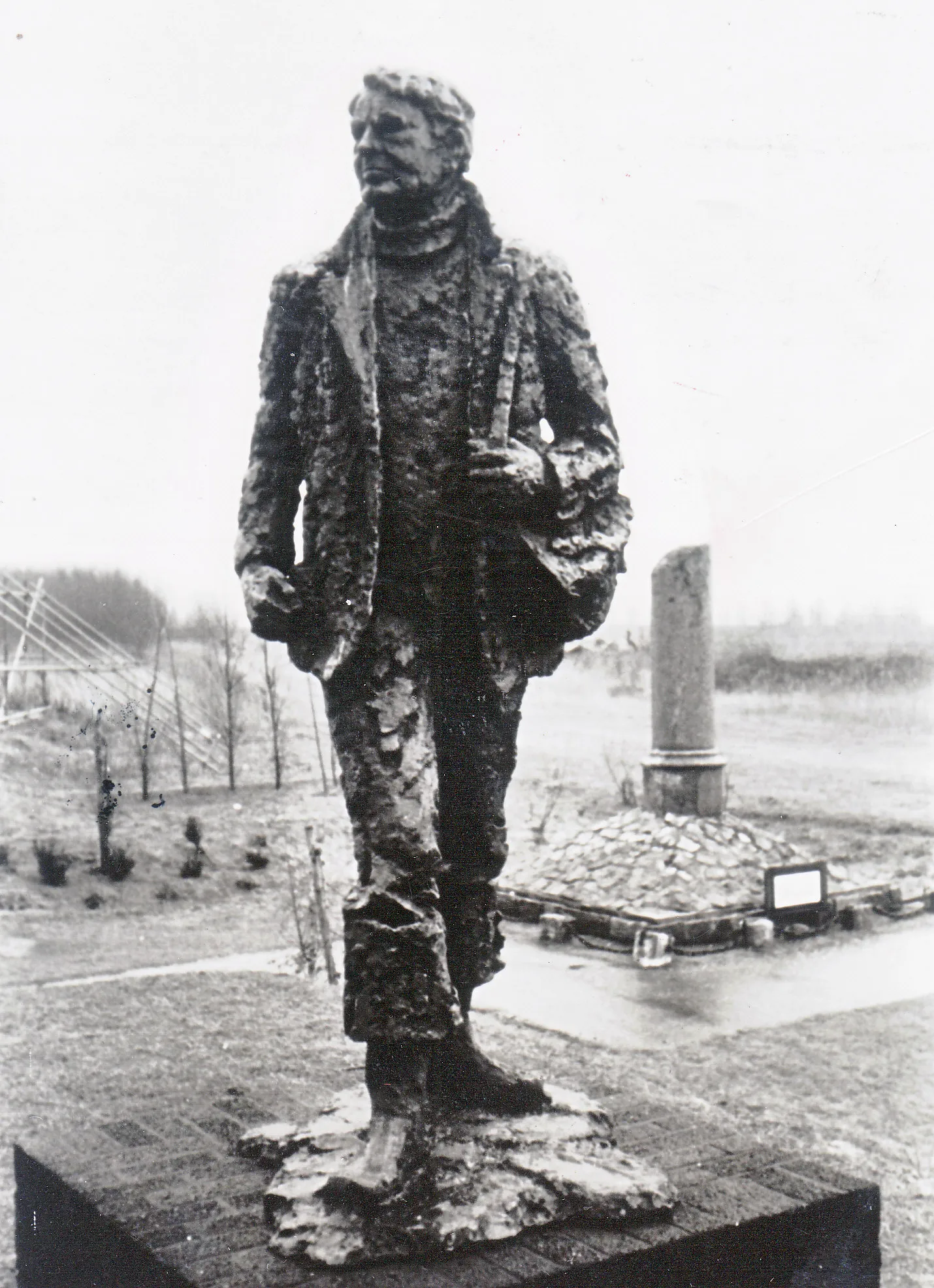 Line Crossing Memorial at Lage Zwaluwe