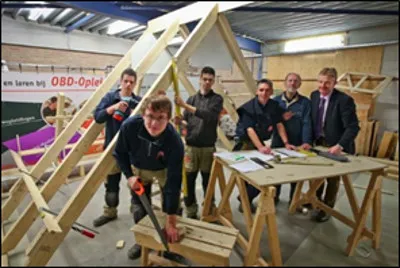 Students rebuilding the Lelivelt escape attic