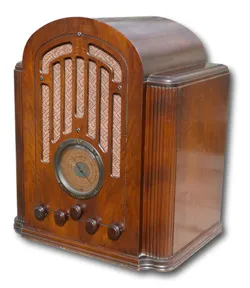 Wooden domestic radio receiver