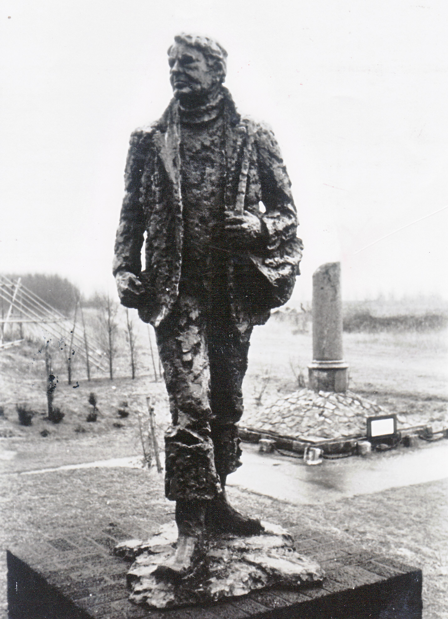 Line Crossing Memorial at Lage Zwaluwe